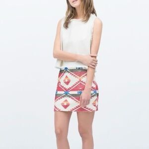 Zara Trafalic Mini Skirt in Red White Aztec Print - Size M